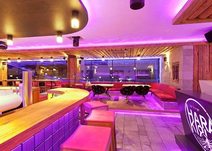 Ξενοδοχείο Harakiri Partyhouse 3*