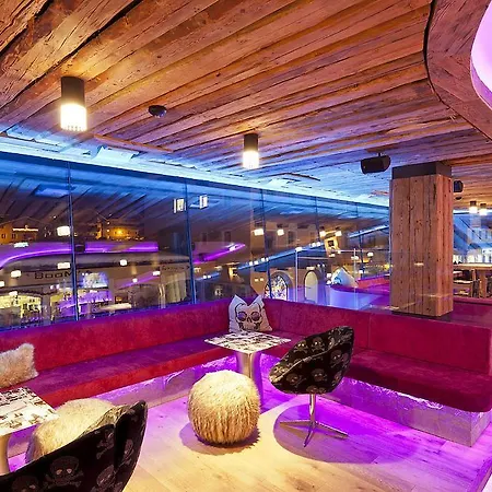 Szálloda Harakiri Partyhouse