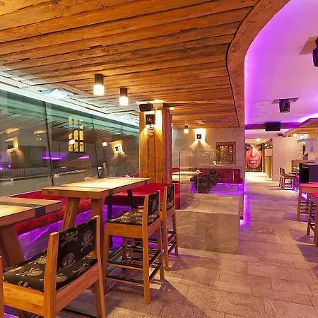 Szálloda Harakiri Partyhouse Mayrhofen